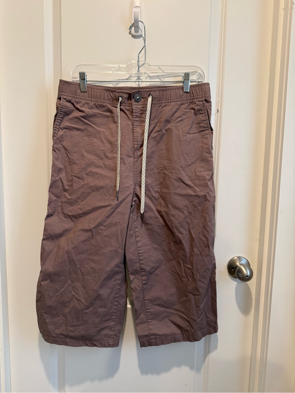 Vuori Men’s Organic Cotton Stretch Drawstring Shorts Size Large